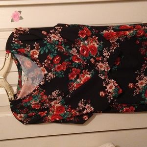 SOLD Pioneer Woman floral knit Top. NWOT.  SZ L